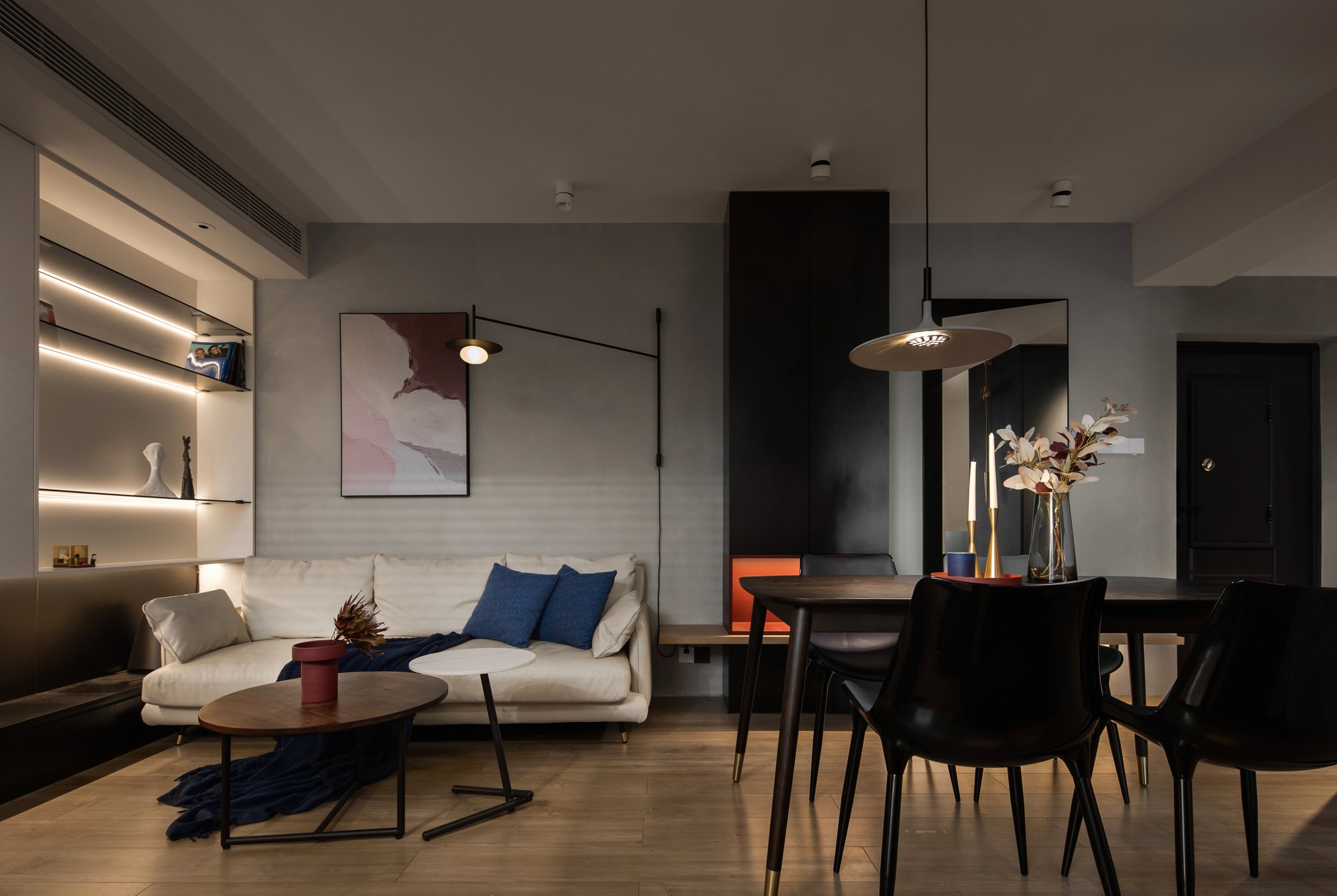 Interior photo of the 54 sqm black-and-white home in Qianhai, Shenzhen